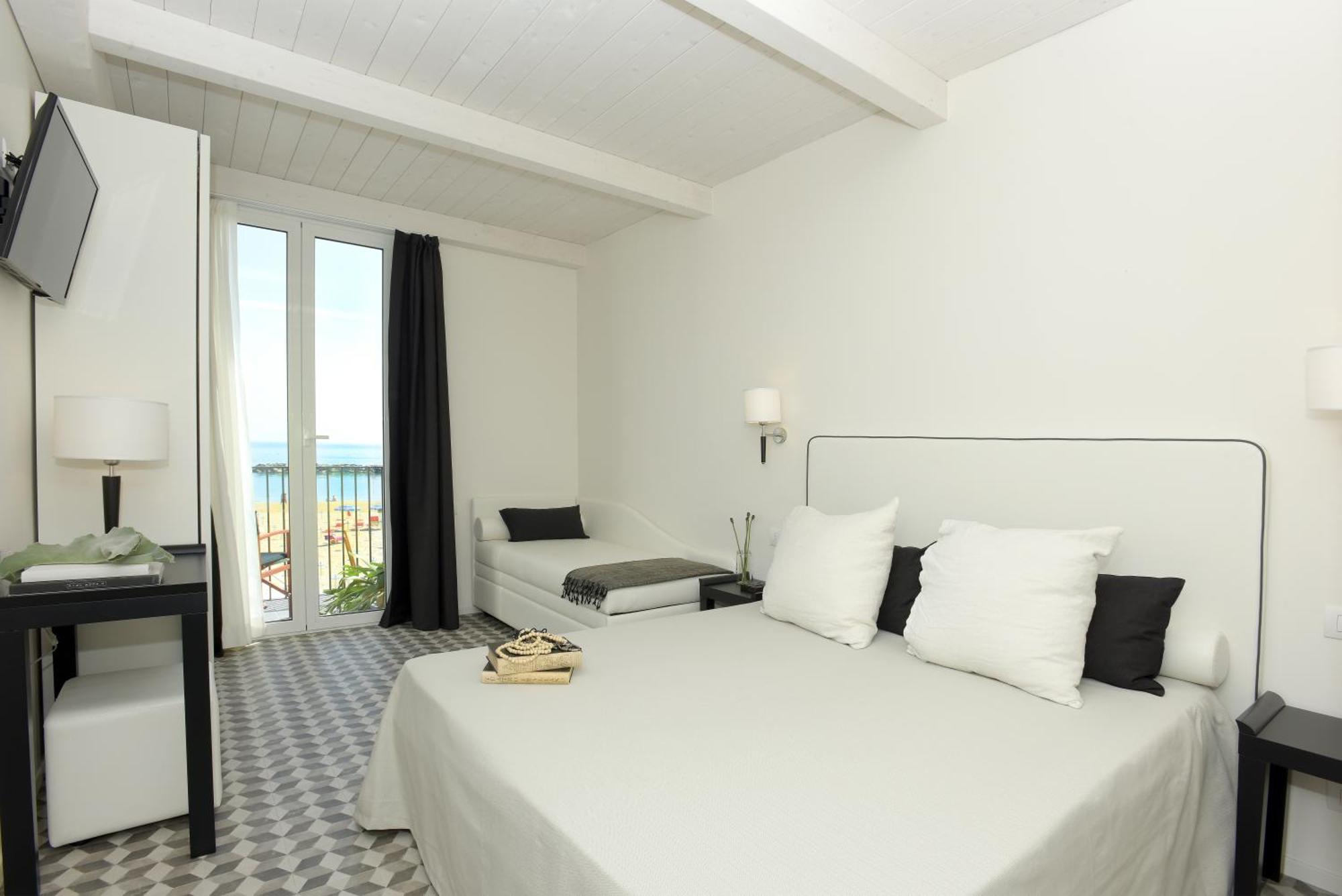 Hotel Capanni Bellaria-Igea Marina Esterno foto
